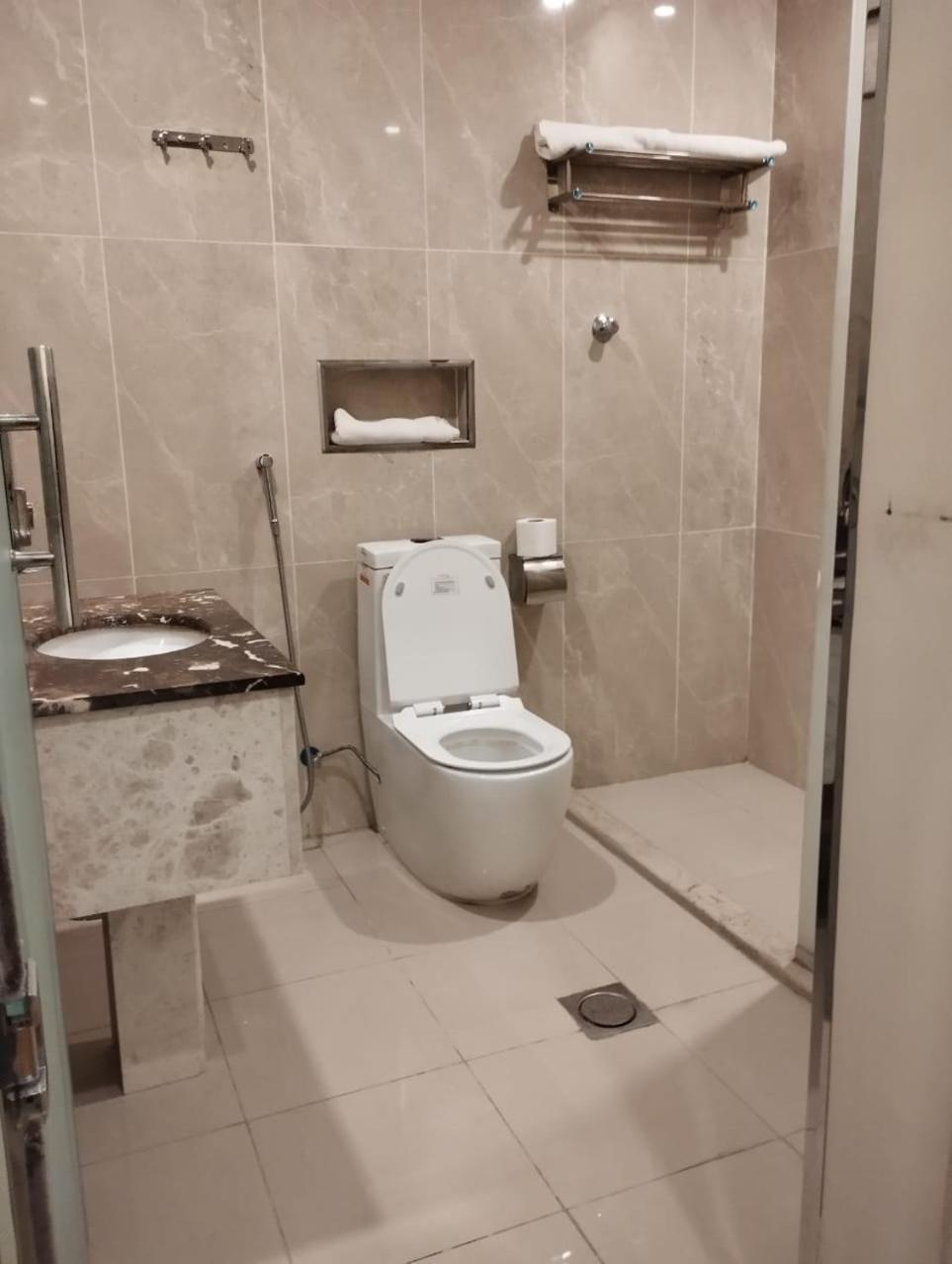 Olive Tree Hotel Табук Екстериор снимка